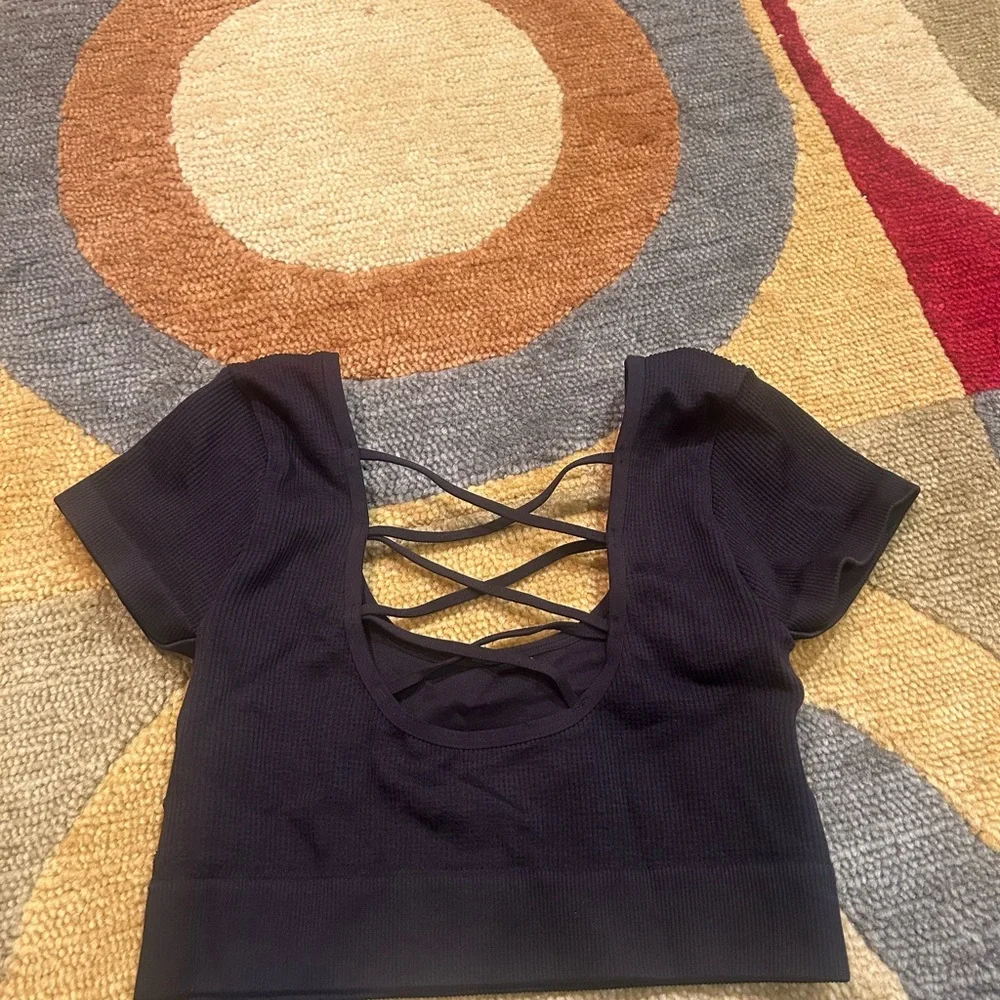 NWOT Aerie Black Seamless Ribbed Short Sleeve Crop Top Strappy Back Size Small